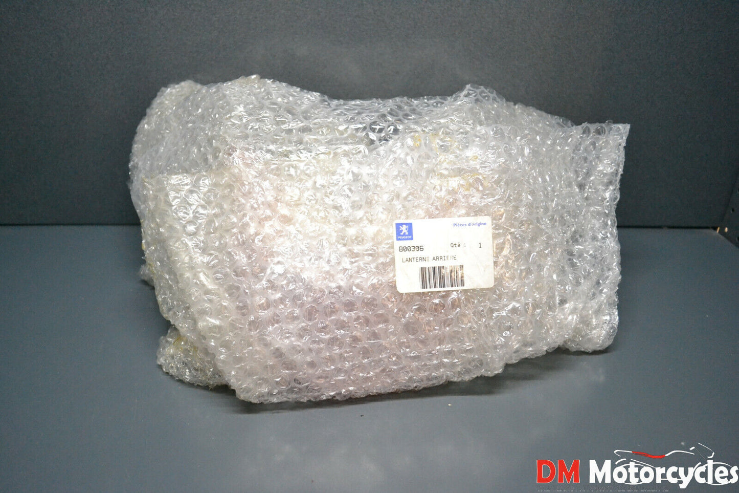 Peugeot genuine new Sum up 125 Tail light pn 800306