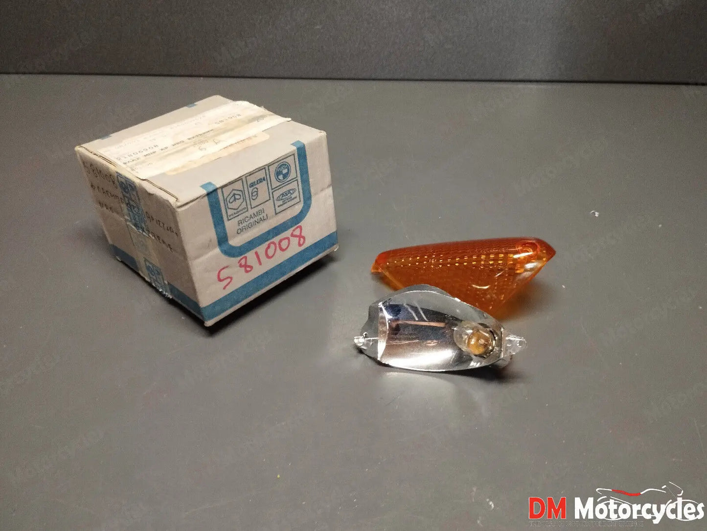 Piaggio genuine new nrg extreme 50 front left turn signal pn 581008