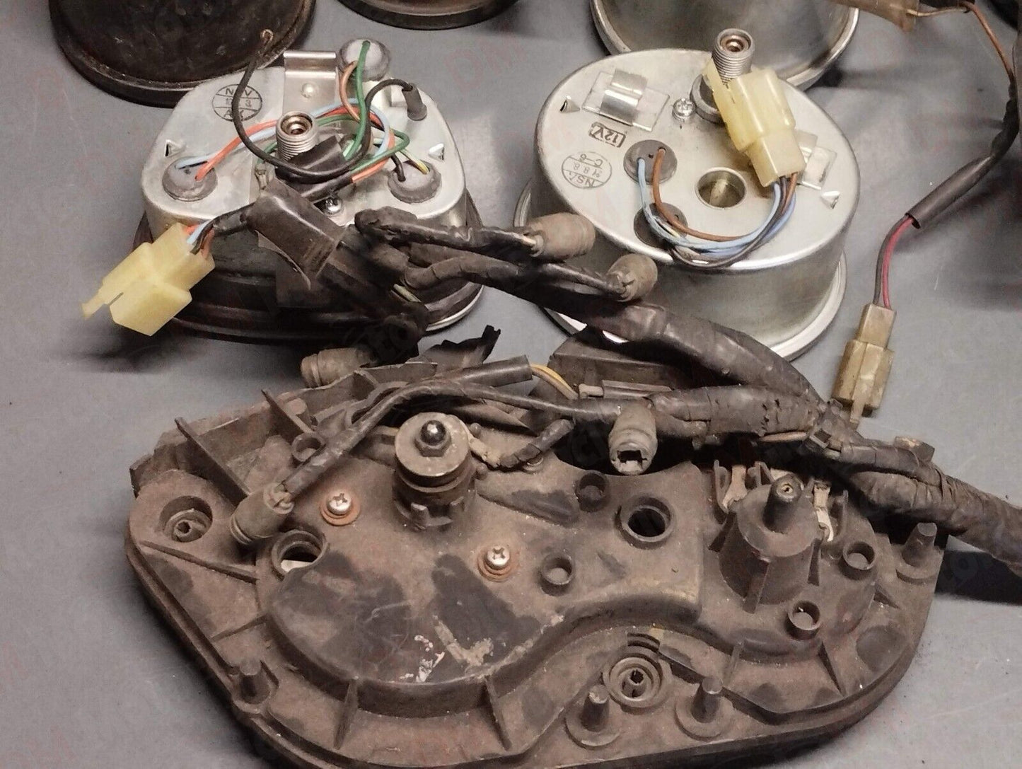 Lot of 10 genuine used different brand gauge cluster tachometer speedometer