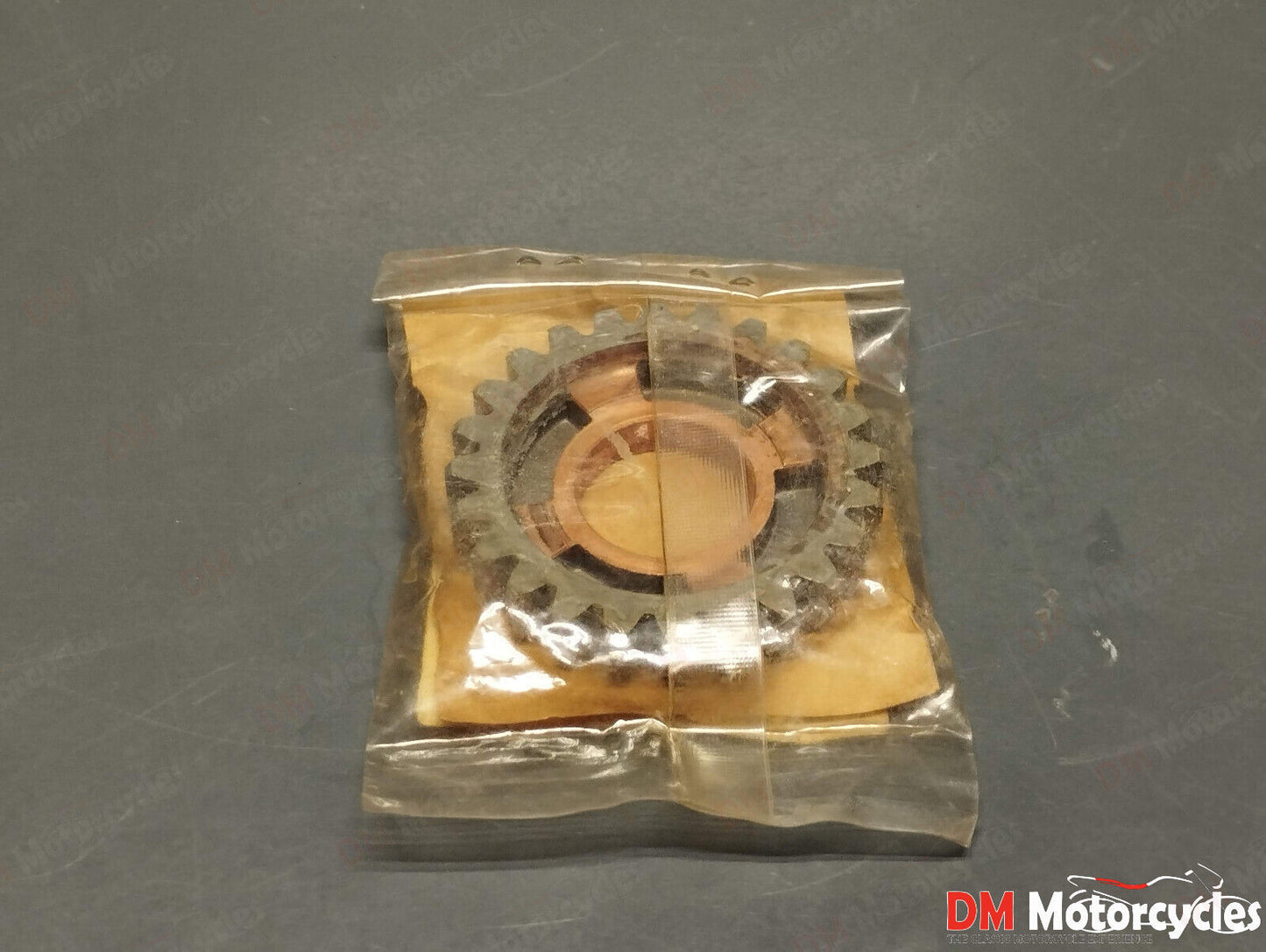 Yamaha genuine nos rd 125 1986 transmission gear 4th wheel (24t) pn 10w-17241-01