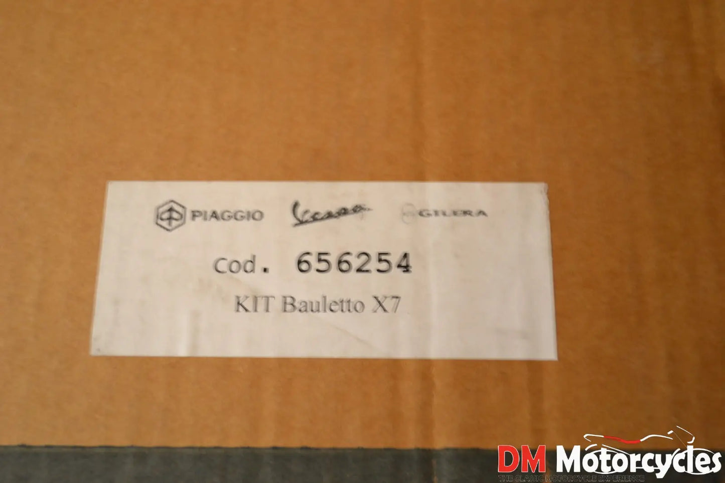 Piaggio genuine new x7 44 litre top case box kit pn 656254
