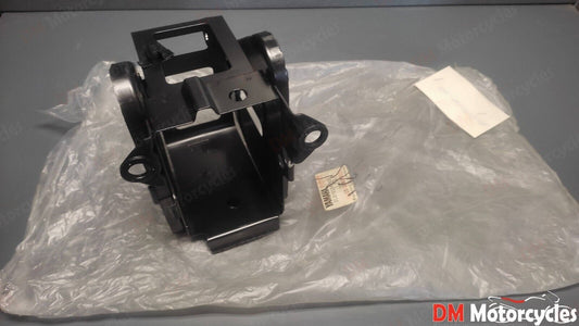 Yamaha genuine nos xs400 xs 400 1979 battery box pn 2l0-21240-00
