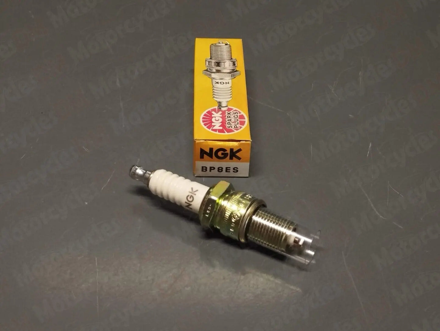 New NGK BP8ES Spark Plug x1