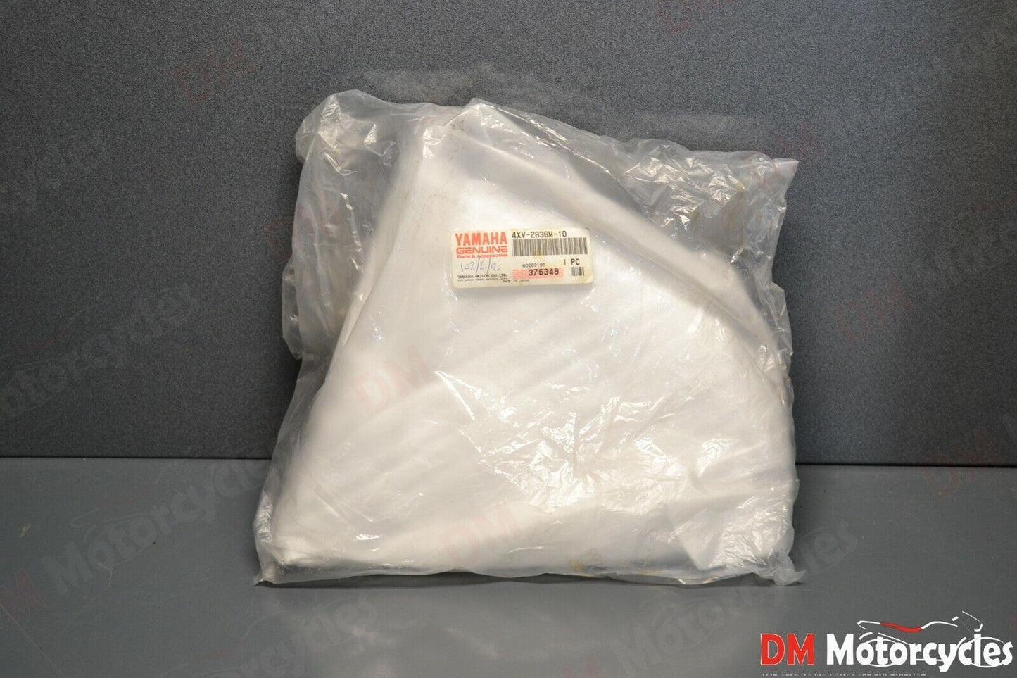 Yamaha genuine new yzf r1 98 99 fairing v panel pn 4xv-2836m-10