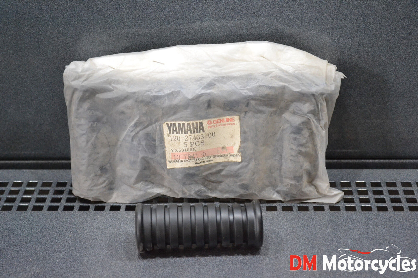 Yamaha genuine nos xt350 rd125 xt500 dt125 xt225 foot rubber pn 120-27433-00