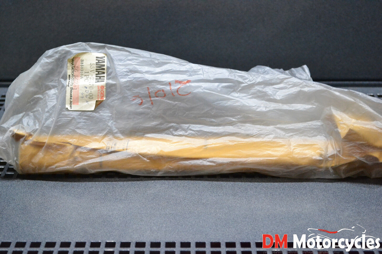 Yamaha genuine new xt350 xt 350 85 - 00 front fork cylinder pn 55v-23170-00