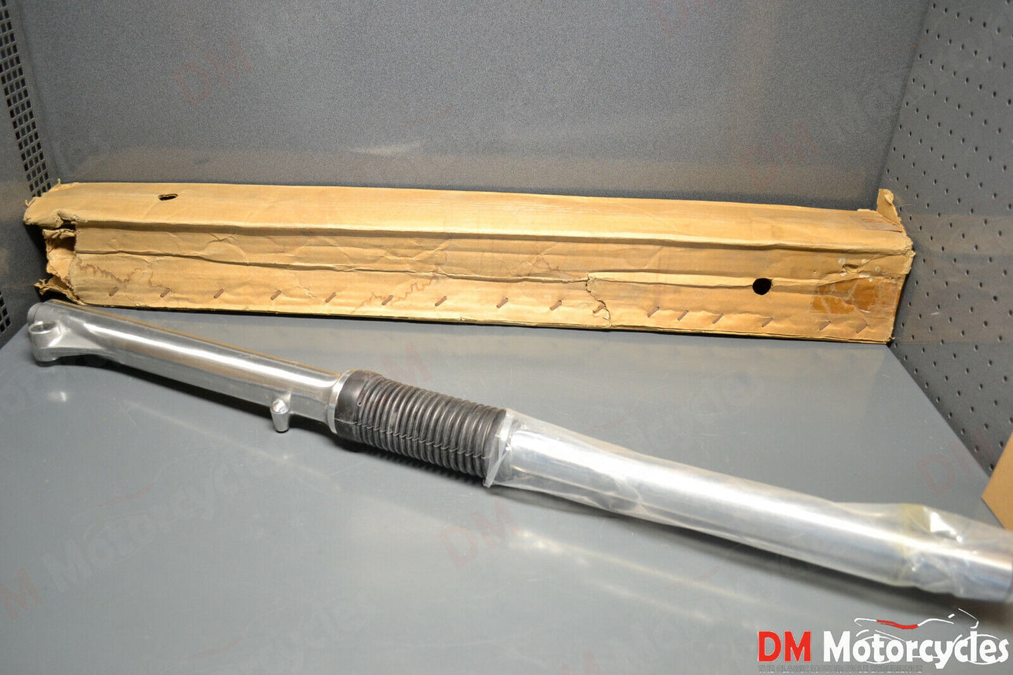 Yamaha genuine nos xt125 xt 125 1982 1983 front right fork pn 25a-23103-00