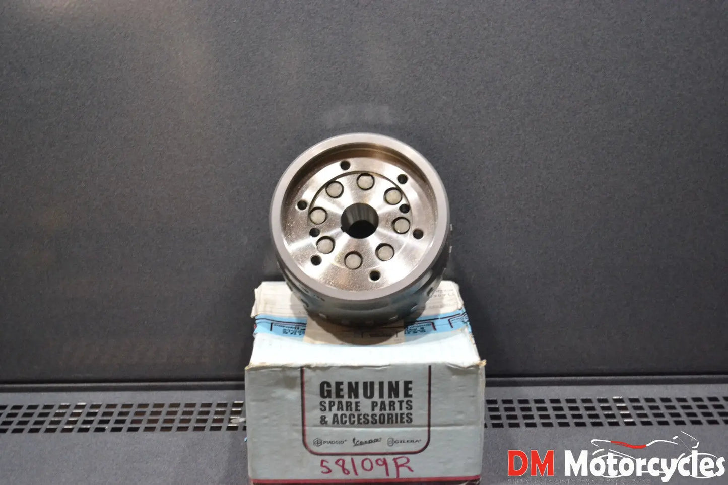 Piaggio genuine new Aprilia and piaggio 500 engines flywheel pn 58109r