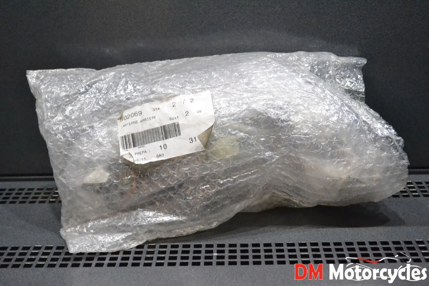 Peugeot genuine new tweet 50 4t tail light assy pn 802069