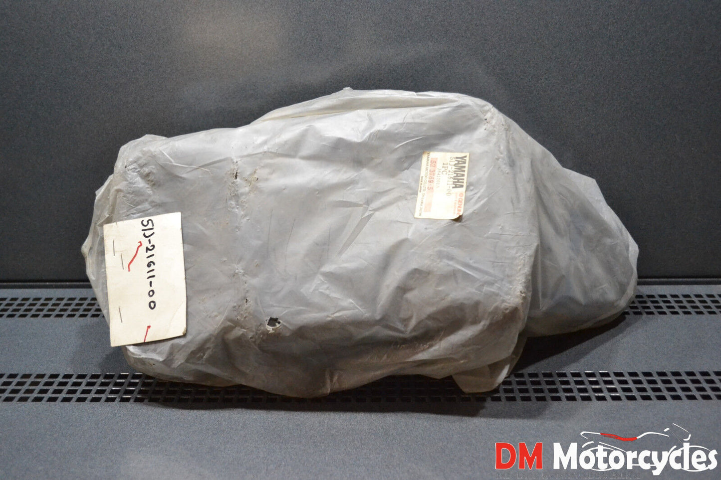 Yamaha genuine nos xj600 xj 600 diversion rear fender pn 51j-21611-00
