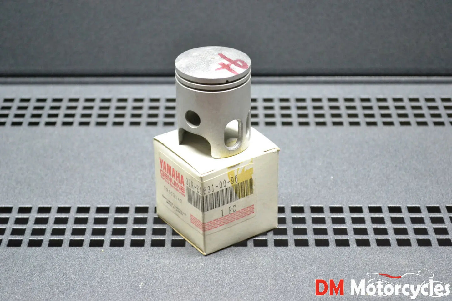 Yamaha genuine new ct50s piston standard size pn 3hr-e1631-00-96