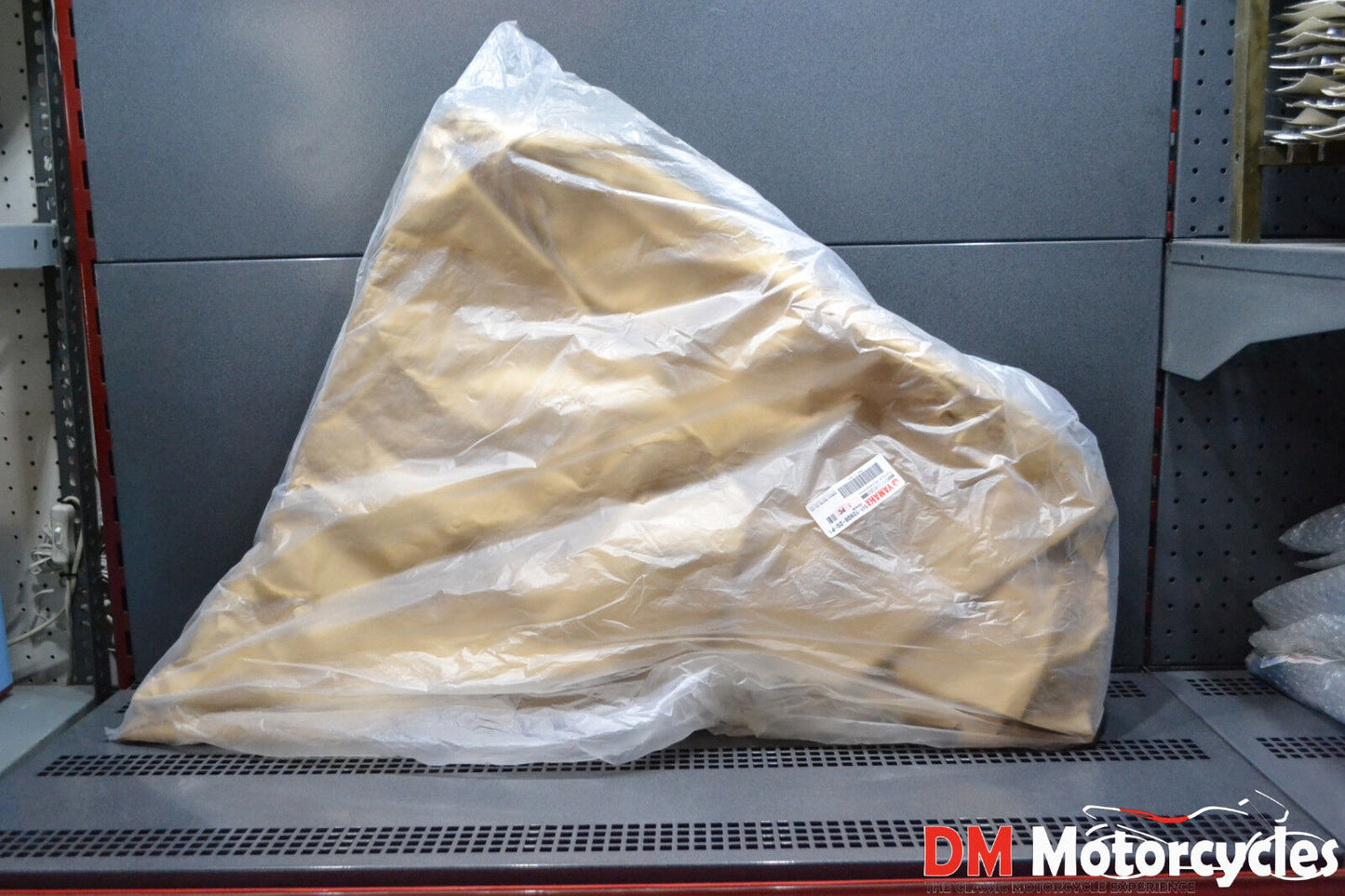 Yamaha genuine new yzf r1 2004 2005 lh under cover cowling pn 5vy-y2808-20-p1