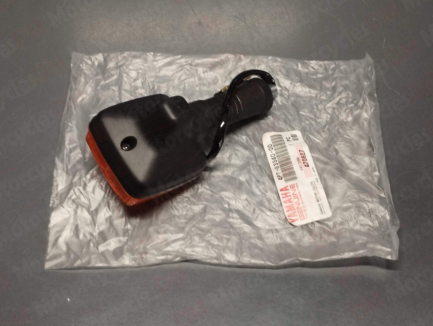 Yamaha oem new xt 500 600 95-02 sr 125 96 97 right rear turn signal 4pt-83340-00
