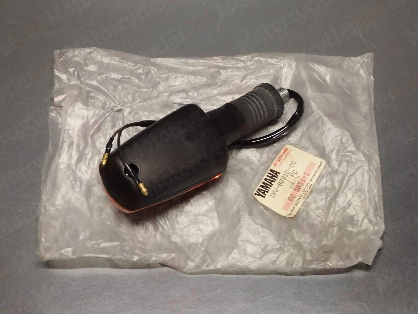 Yamaha genuine new fz 750 fzr 1000 750 rd350 left front turn signal 1vu-83310-00