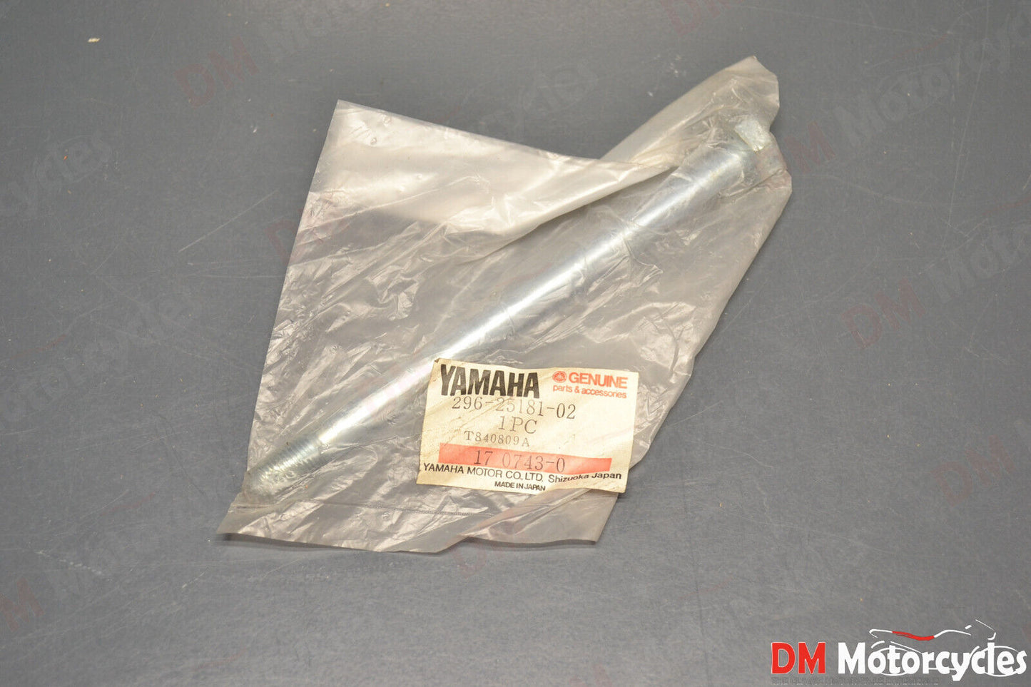 Yamaha genuine nos t 80 v 80 virago frazer yzf front wheel axle pn 296-25181-02