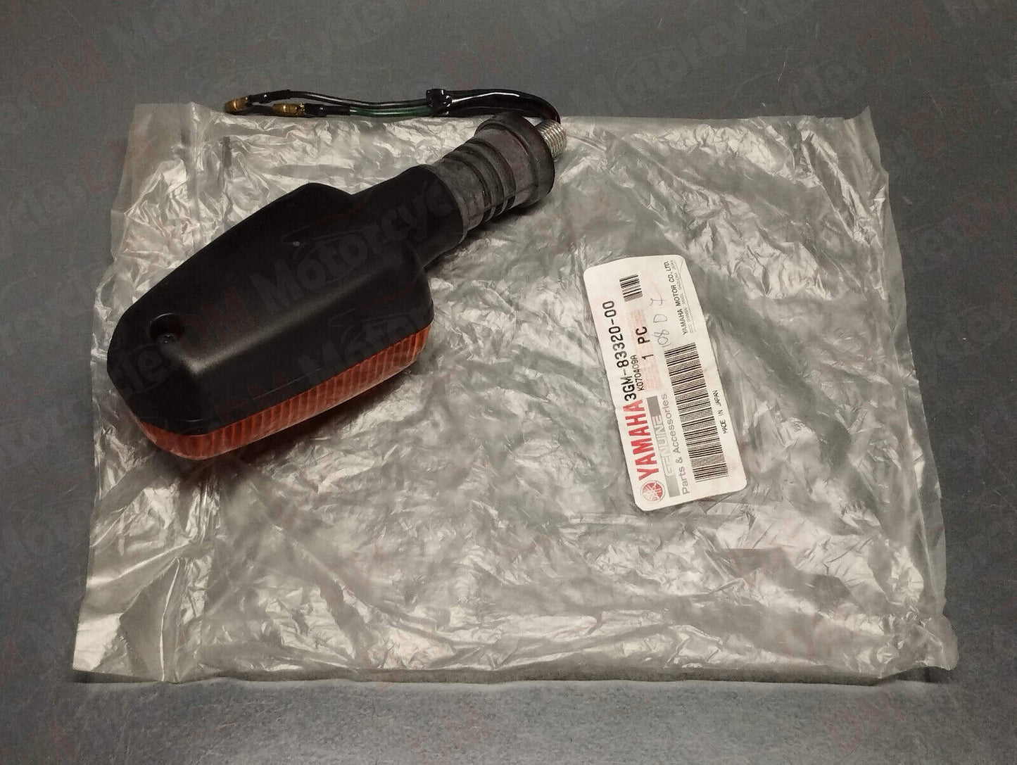 Yamaha oem fzr 1000 400 xj 900 600 400 tdm right front turn signal 3gm-83320-00