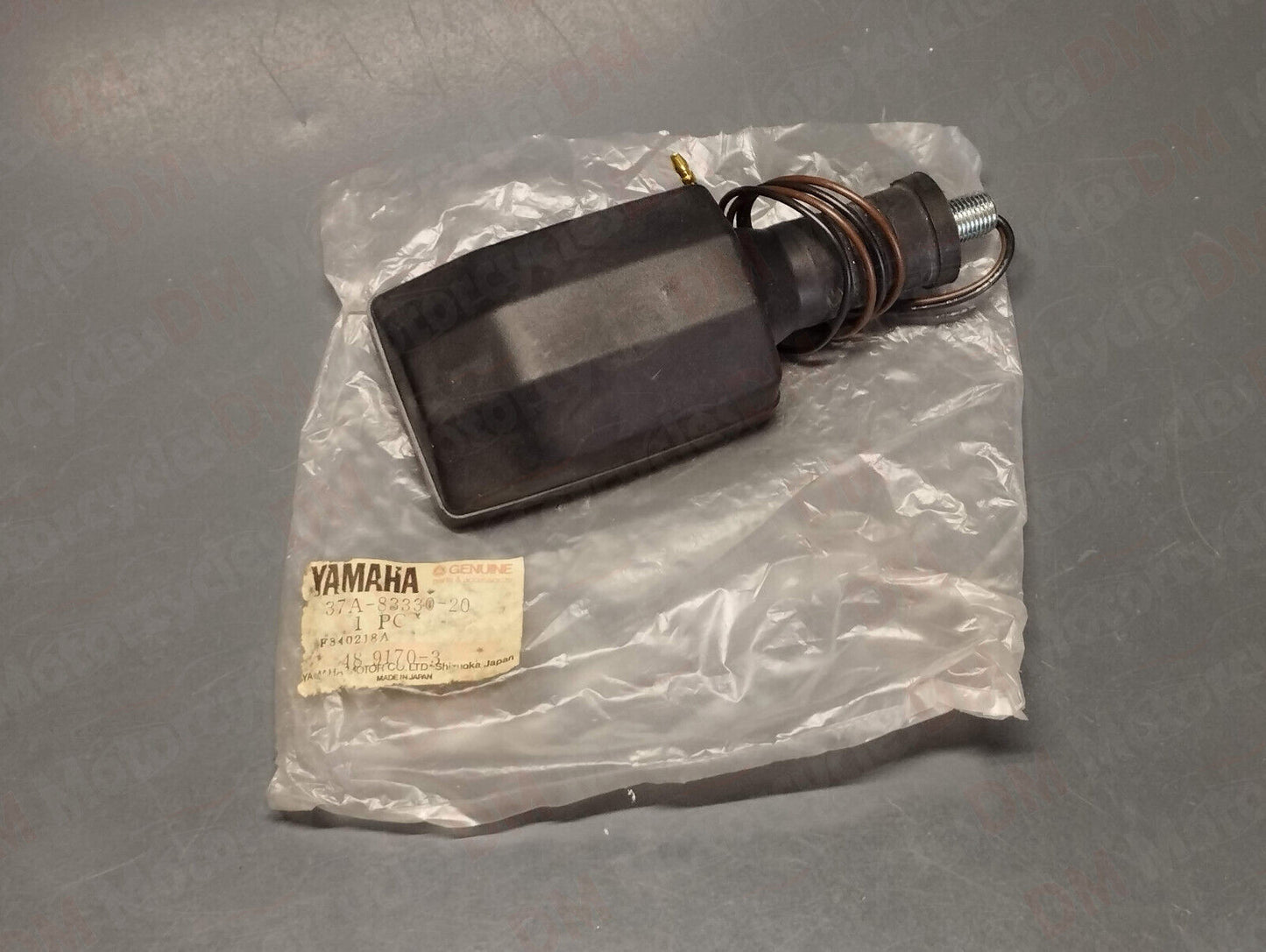 Yamaha oem fz 750 xt 350 rd 350 500 dt 80 125 left rear turn signal 37a-83330-20