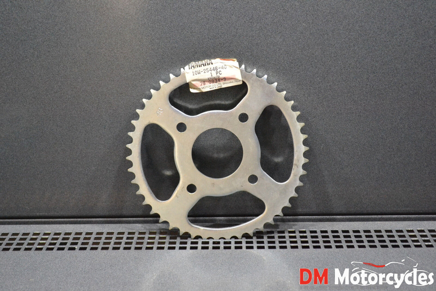 Yamaha genuine nos rear sprocket 46t pn 10w-25446-40