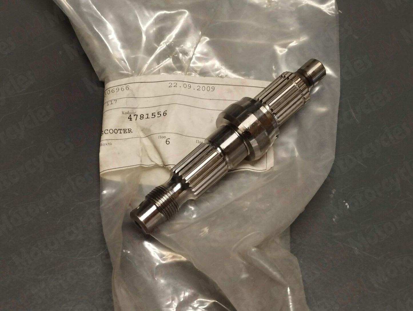 Piaggio genuine new nrg zip sphera typhoon 50 rear wheel shaft pn 4781556
