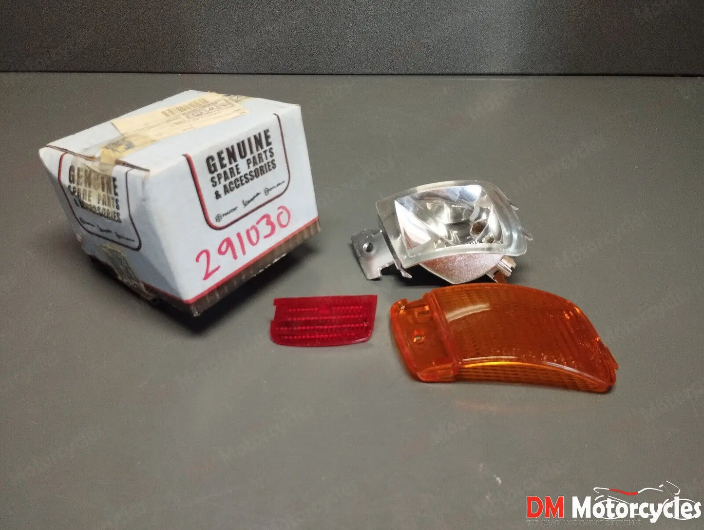 Piaggio genuine new quartz skipper 50 92-96 rear left turn signal pn 291030