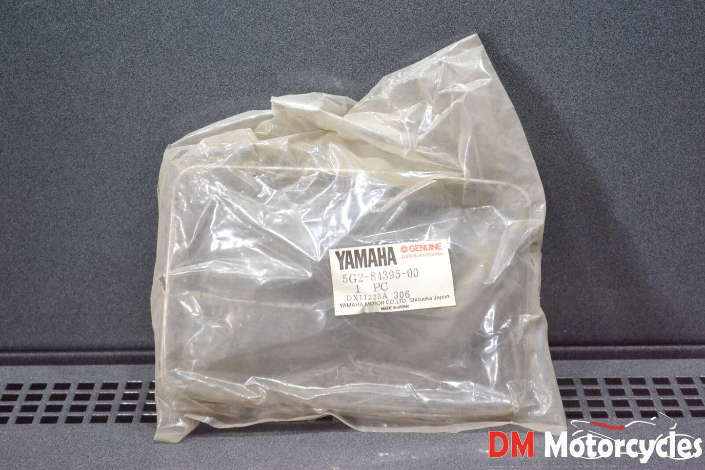 Yamaha genuine nos xj 750 1981-1983 rz 125 headlight retain ring pn 5g2-84395-00