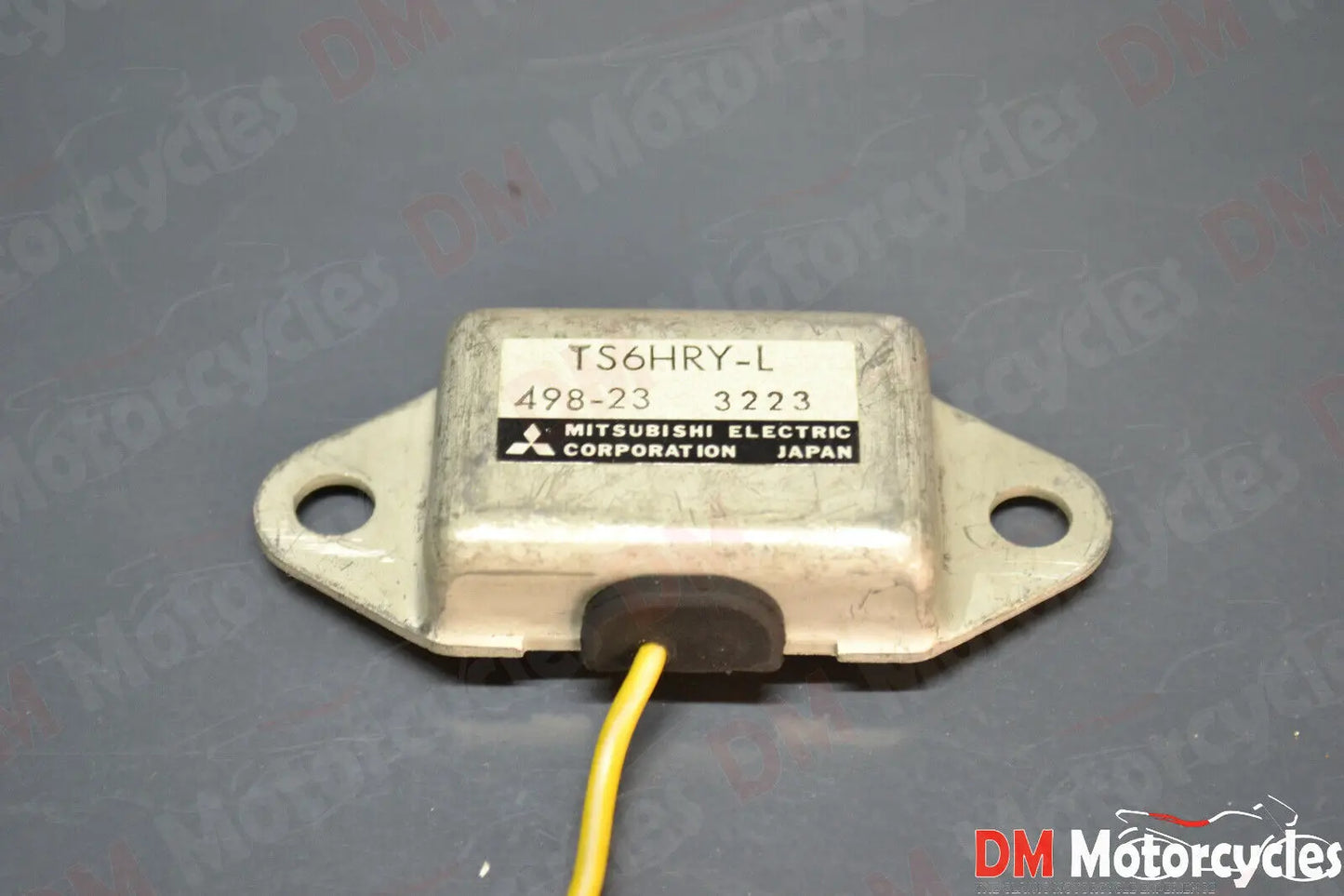 Yamaha genuine new dt125 dt175 dt250 dt400 voltage regulator pn 498-81910-23