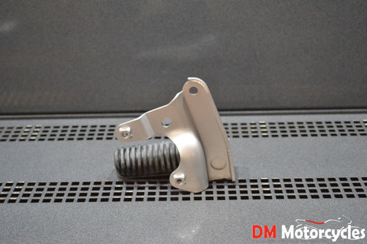 Yamaha genuine new xp500 tmax 500 2001 - 2006 rear foot peg pn 5gj-27430-00