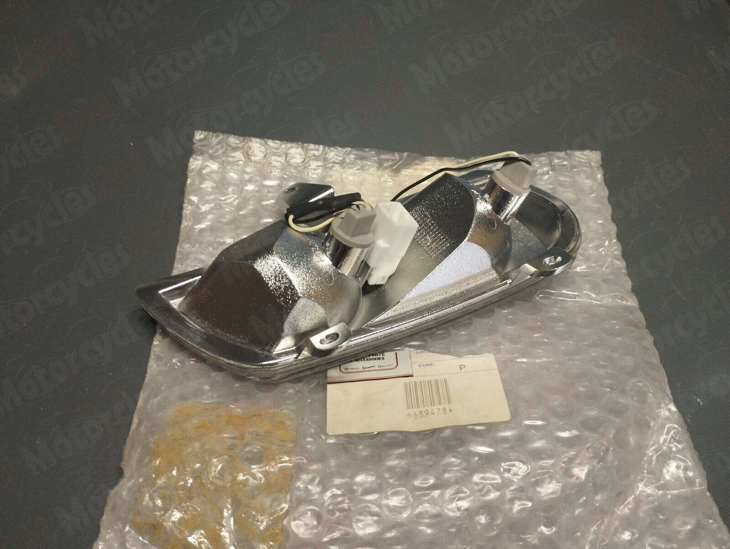 Piaggio oem nexus 125 250 300 500 sr 300 125 max front left turn signal 639478