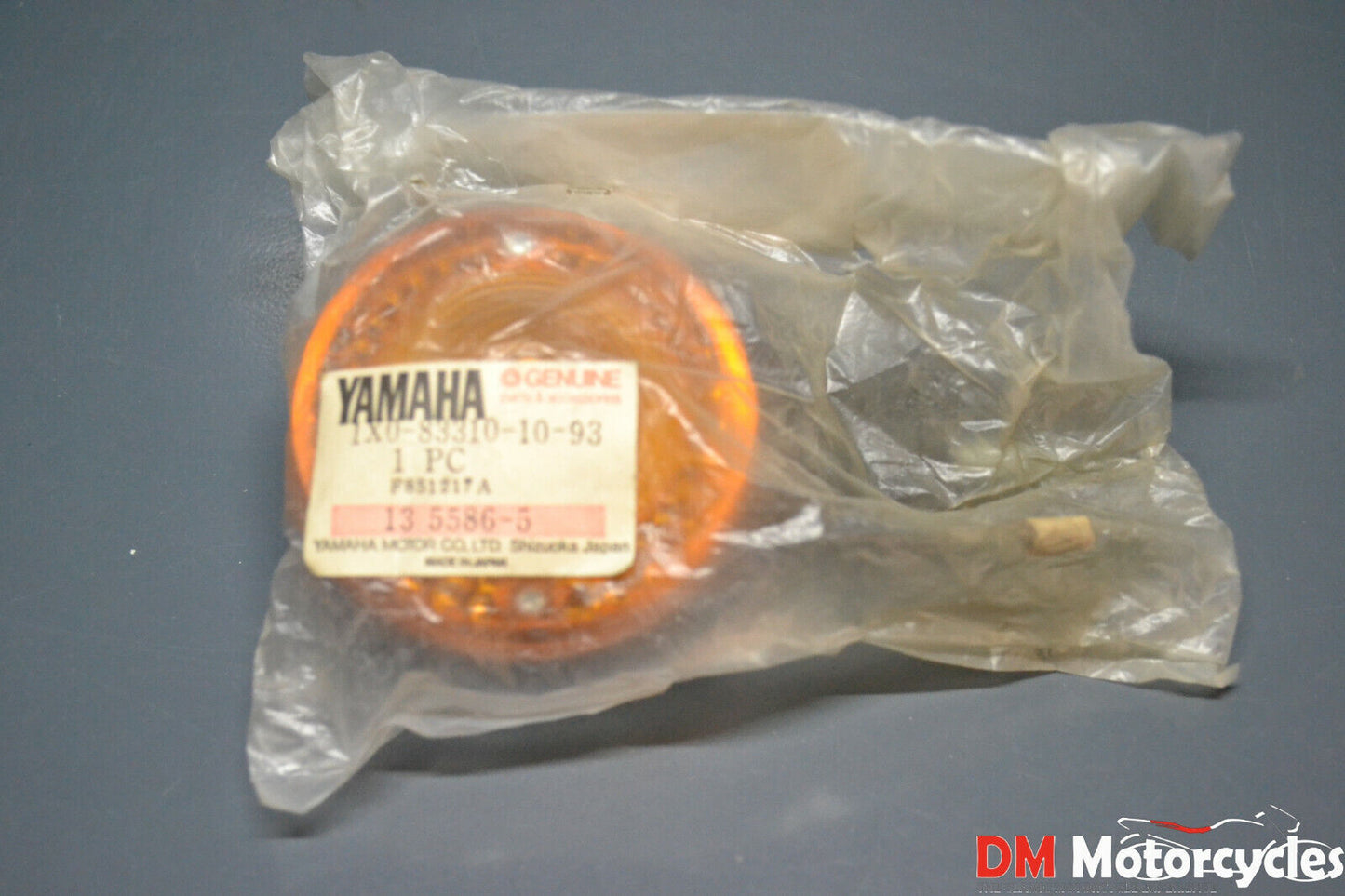Yamaha genuine nos rx 100 dt 100 front turn signal pn 1x0-83310-10-93