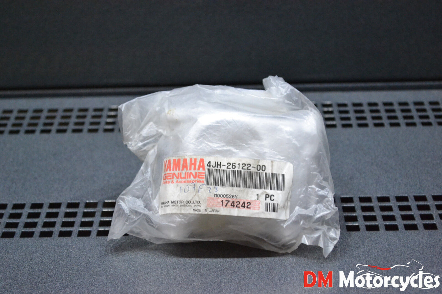 Yamaha genuine new yzf600 yzf 600 95 - 07 rh handlebar base pn 4jh-26122-00