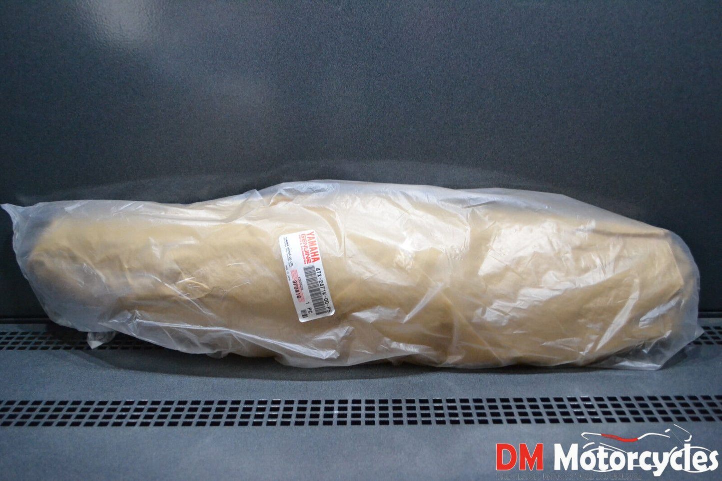 Yamaha genuine new tdm850 tdm 850 lh tail side cowling pn 4tx-2471k-00-p5