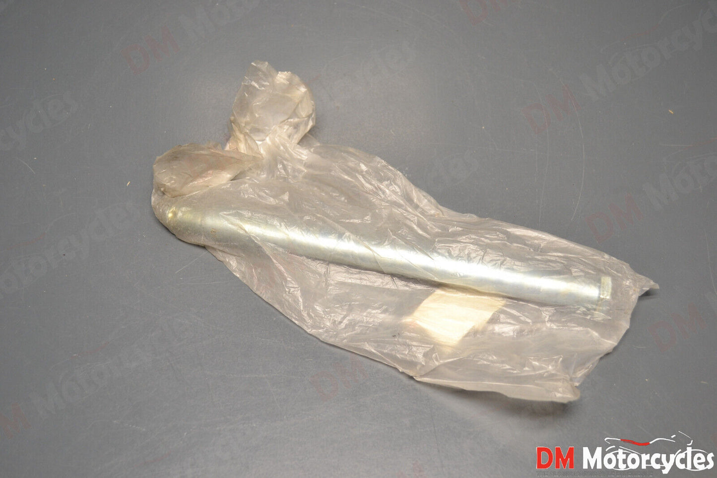 Yamaha genuine nos xt 350 250 rear wheel axle pn 42u-25381-00
