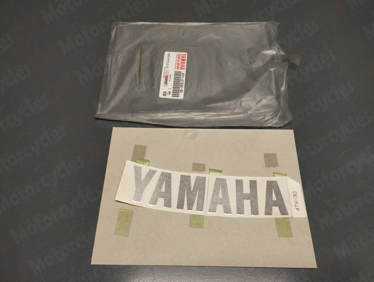Yamaha oem new emblem for yzf 600r '97-00 pn 4tv-2153a-30