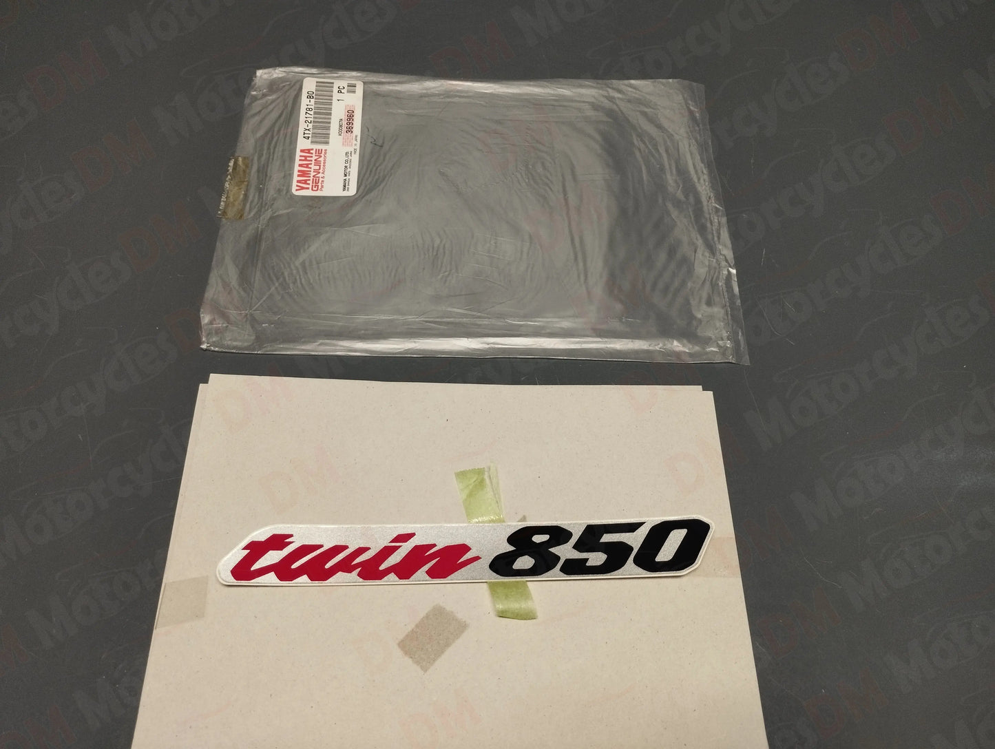 Yamaha oem new emblem 1 'twin 850' for tdm 850 '2000 pn 4tx-21781-b0