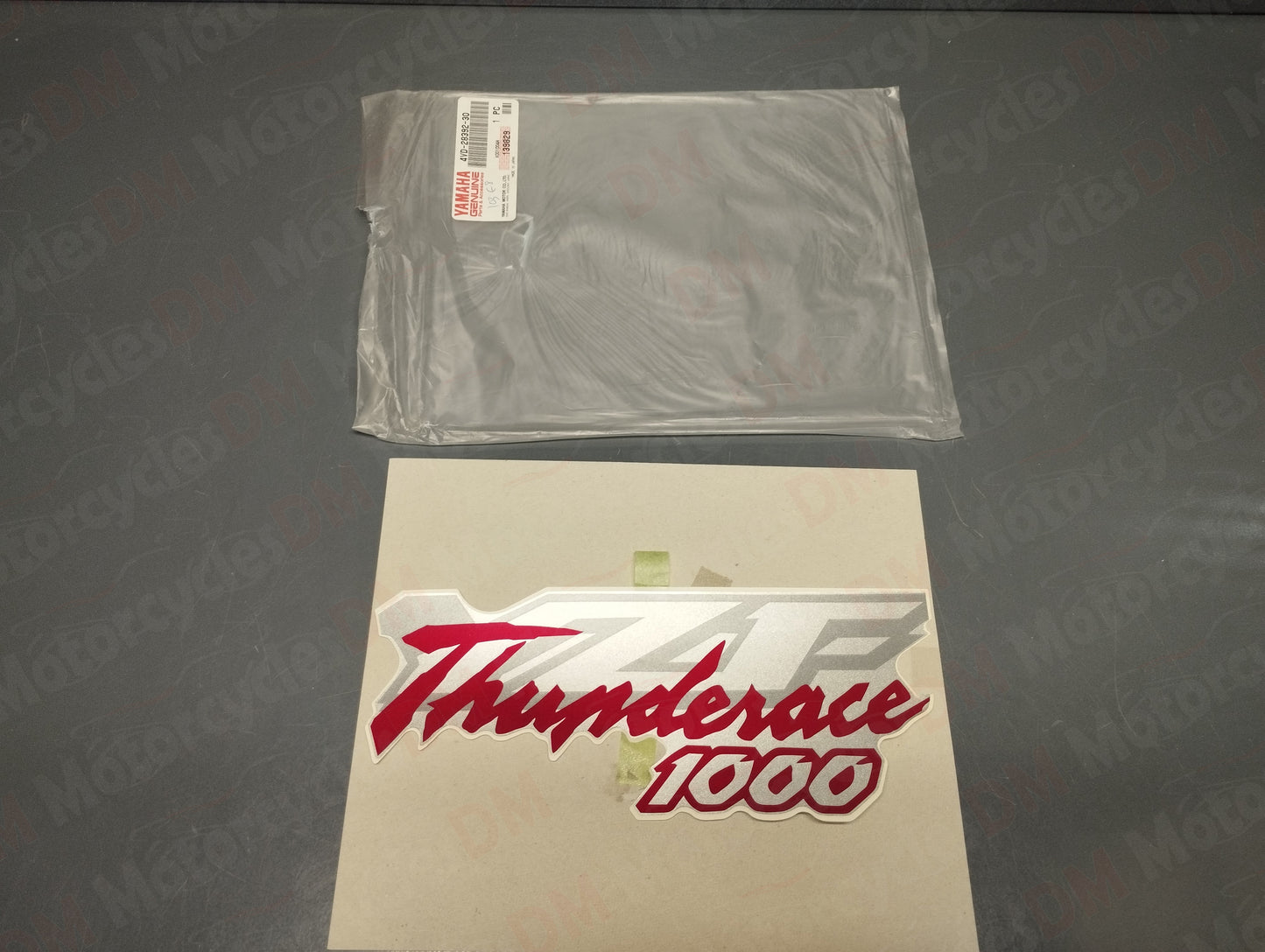 Yamaha oem new graphic 2 decal for yzf 1000r Thunderace 1998-2001 pn 4vd-28392-30