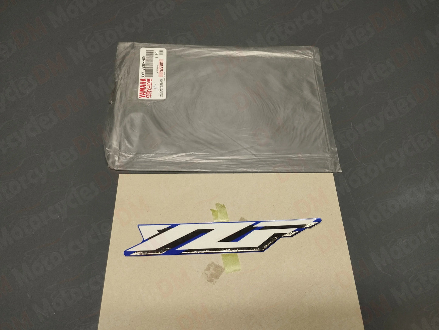 Yamaha oem new emblem 1 decal for yzf r1 2000 pn 4xv-2839h-60