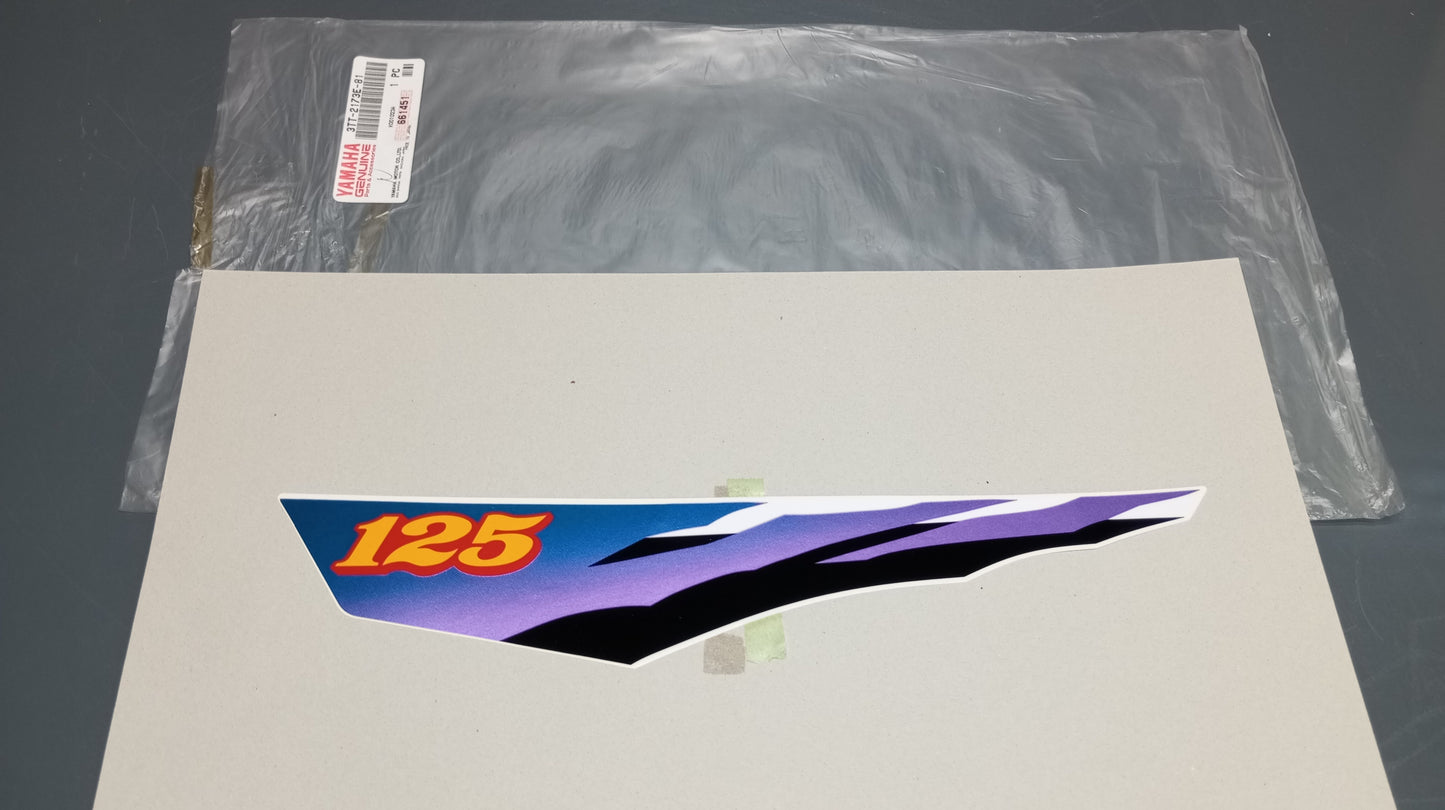 Yamaha genuine new dt125 graphic 1 side cover decal pn 3tt-2173e-81