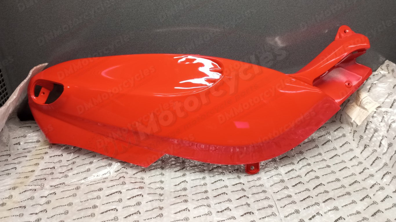 Piaggio genuine new typhoon 50 gilera storm 50 right side cover pn cm00300250r7