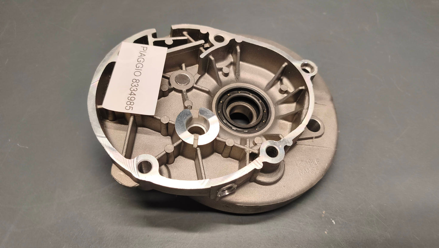 Piaggio genuine new gearbox reducer cover pn 8334985 - Www.dm-motorcycles.com