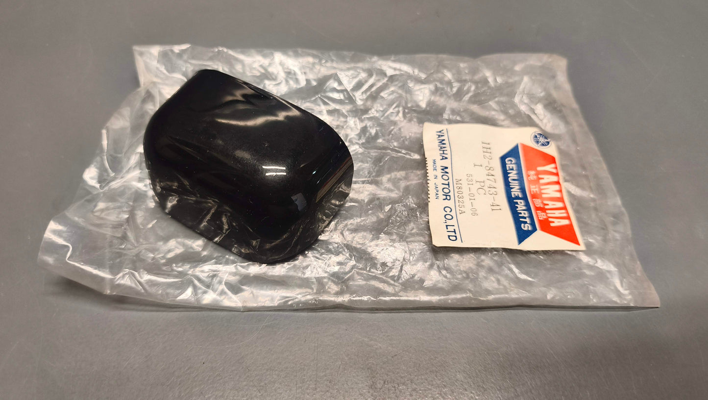 Yamaha Genuine XS500 / FZ750 License Plate Light Lens Cover 1H2-84743-41