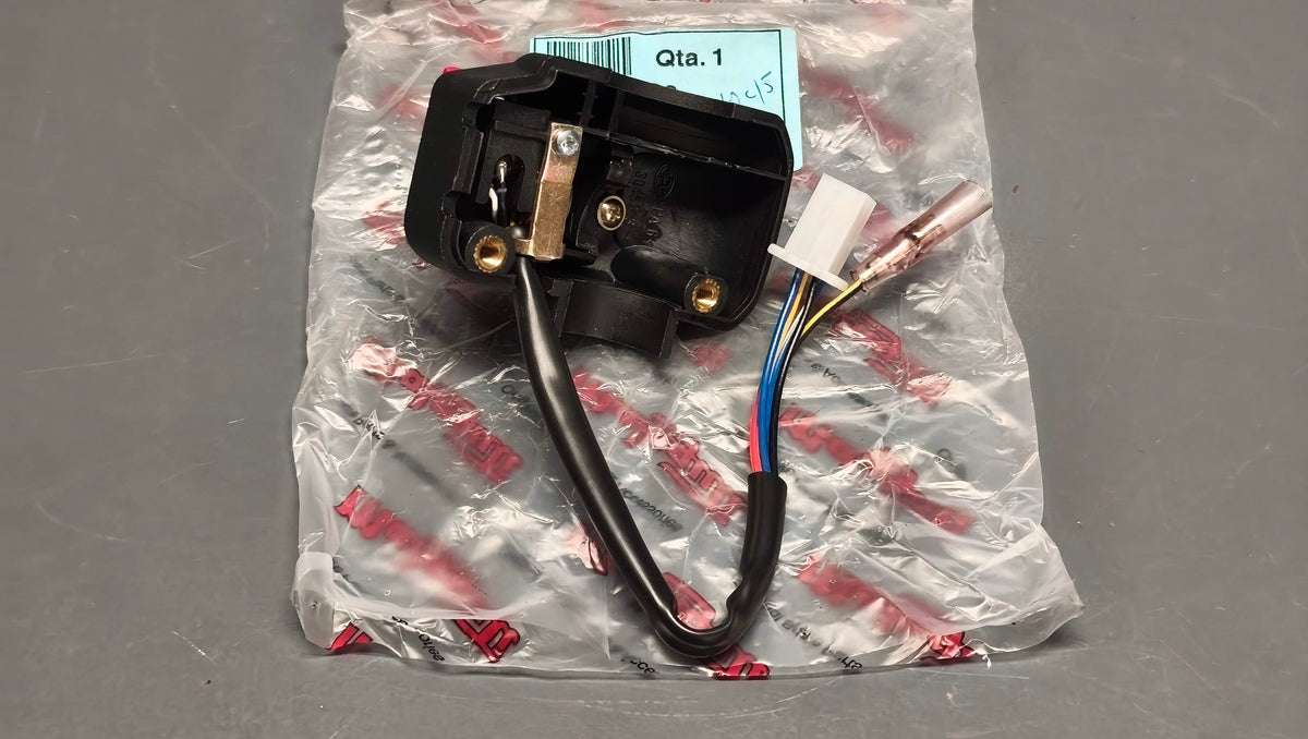 Malaguti Genuine Phantom F12 F10 F15 Right switch gear 020.038.00