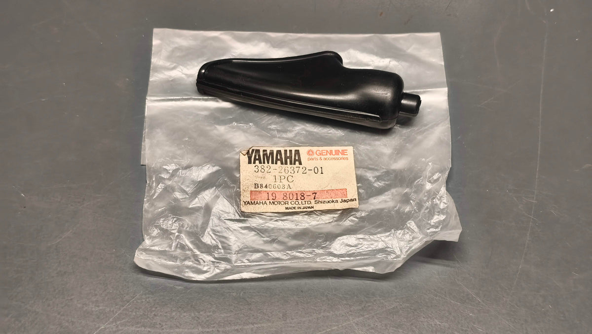 Yamaha Genuine DT250 Handlebar Lever Cover 382-26372-01