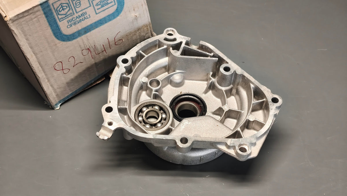 Piaggio Genuine Leader 125 / 150 Gearbox Cover / Casing 829416