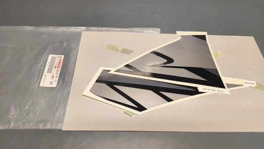 Yamaha genuine new xt660 2004 2005 graphic set 2 decal pn 1d2-2174l-10