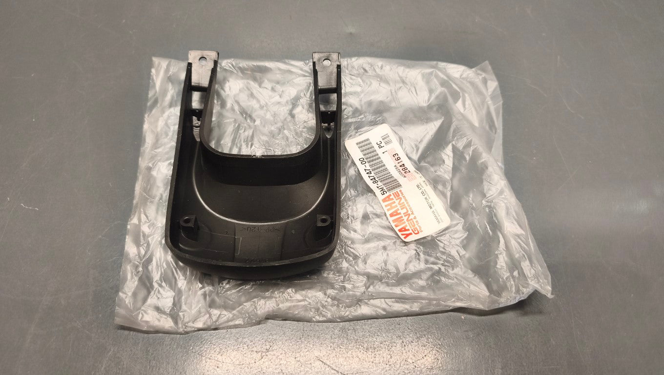 Yamaha YZF R6 License Plate Light Cover - 5MT-84747-00
