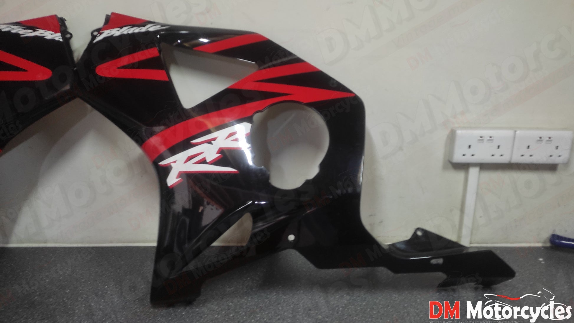 Honda genuine used cbr 929 left and right lower fairings