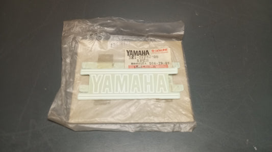 Yamaha genuine nos v80 1978 emblem 2 decal pn 3e1-21782-00 - Www.dm-motorcycles.com