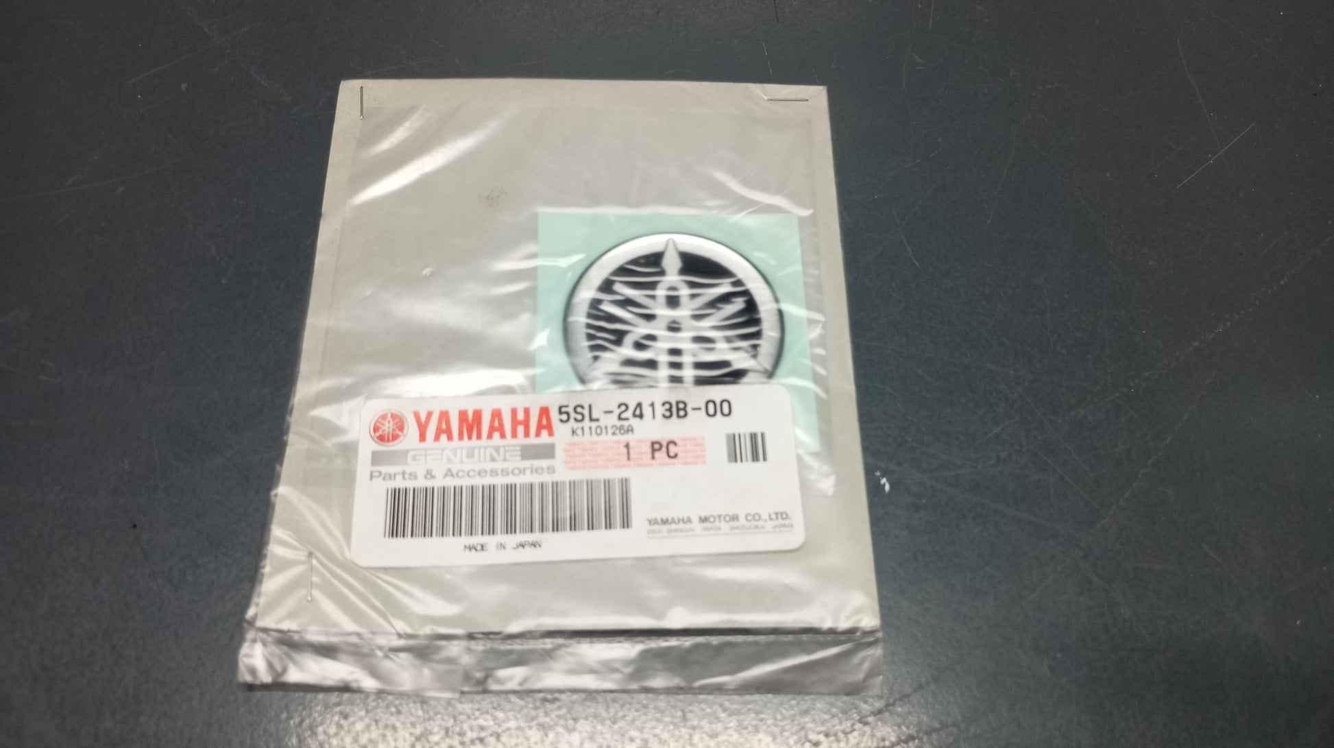 Yamaha genuine new yzf r1 yzf r6 xp500 xg250 fz1 fz6 fz8 emblem decal pn 5sl-2413b-00