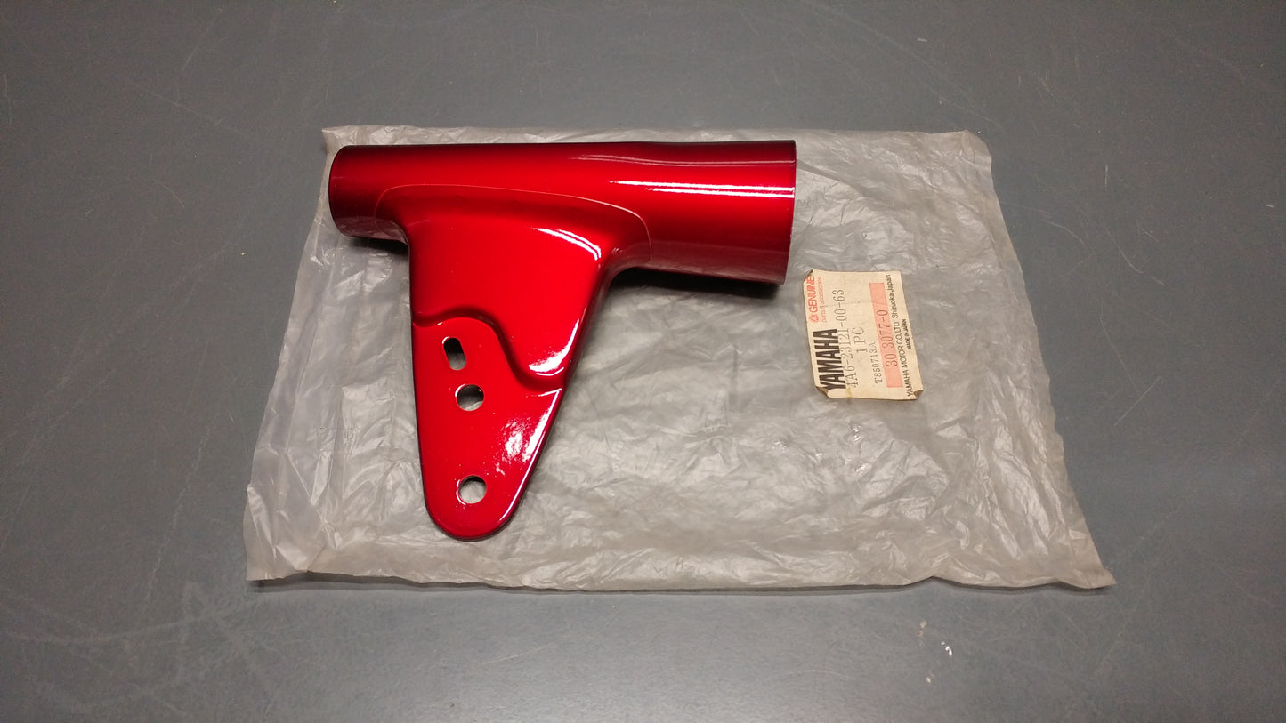 Yamaha genuine nos yb100 1970 headlight bracket pn 4a6-23121-00-63