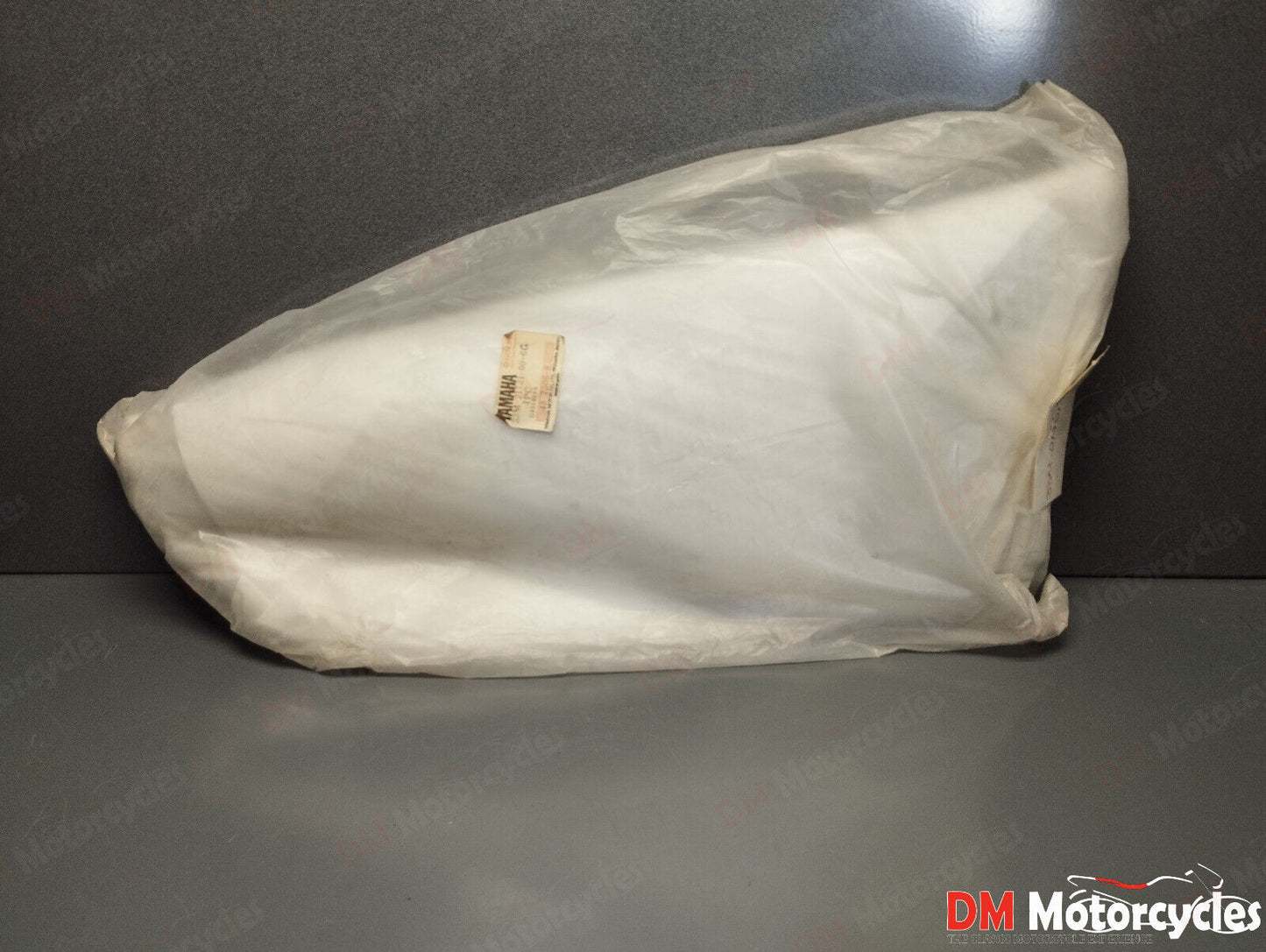 Yamaha genuine nos fj 600 1985 rh side panel 2 pn 33m-21721-00-6g